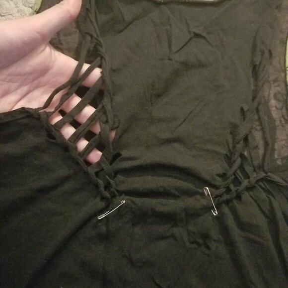 Lot of 6 aternative festival tops - Picture 9 of 10